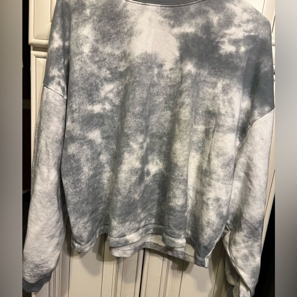 L'URV Women Gray Sweatshirt L